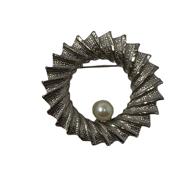 DuBarry FA Brooch Round Wreath Textured‎ Silver Tone Faux Pearl Pin - Picture 8 of 8